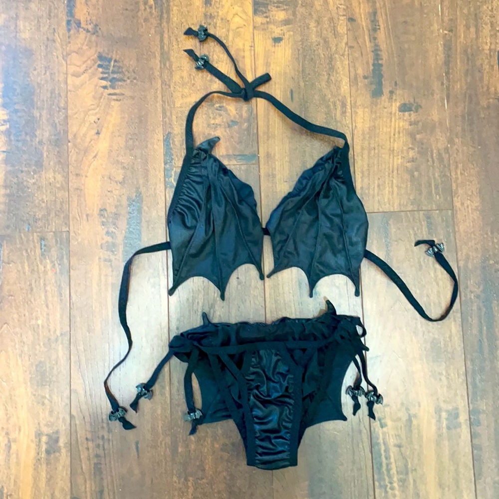 Bat Wing Bikini Set - Picture 4 of 11